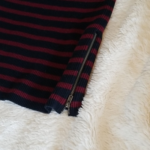 Banana Republic sweater - Picture 2 of 3